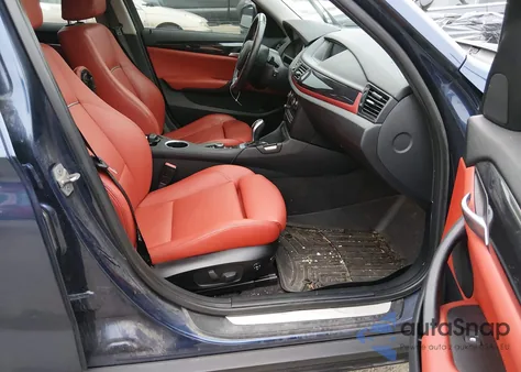 2015 BMW X1 xDrive28I z USA, uszkodzony, nr VIN WBAVL1C58FVY37680